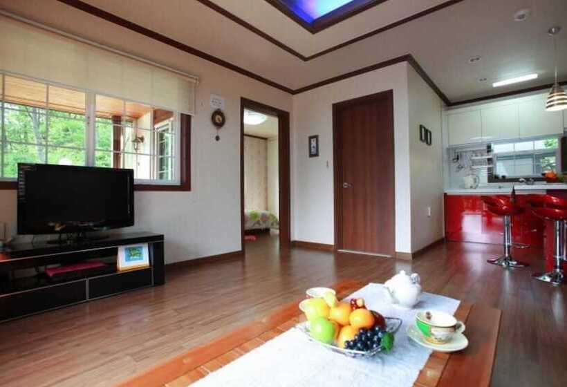 Hotelli Yongin Neutinamu Pension