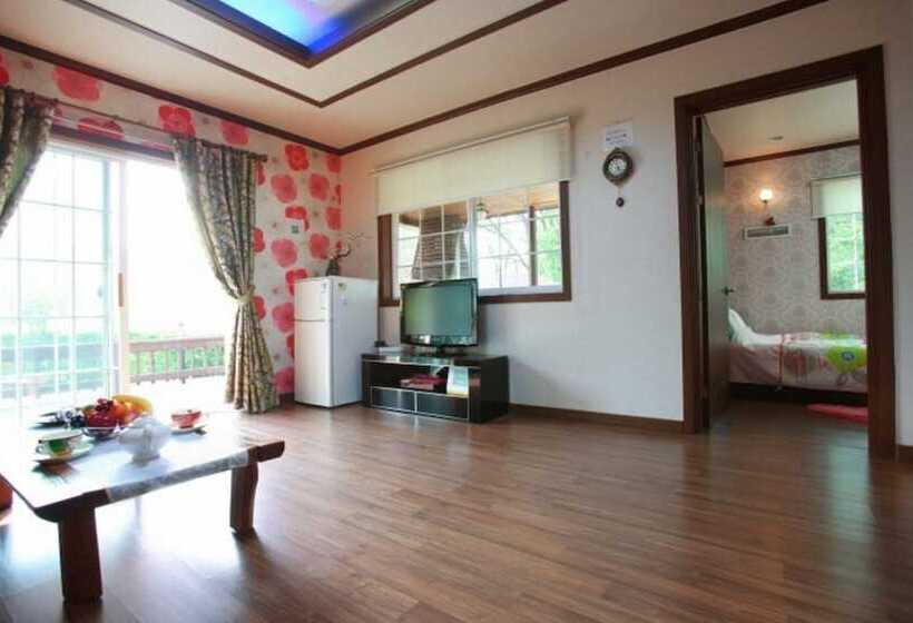 Hotelli Yongin Neutinamu Pension