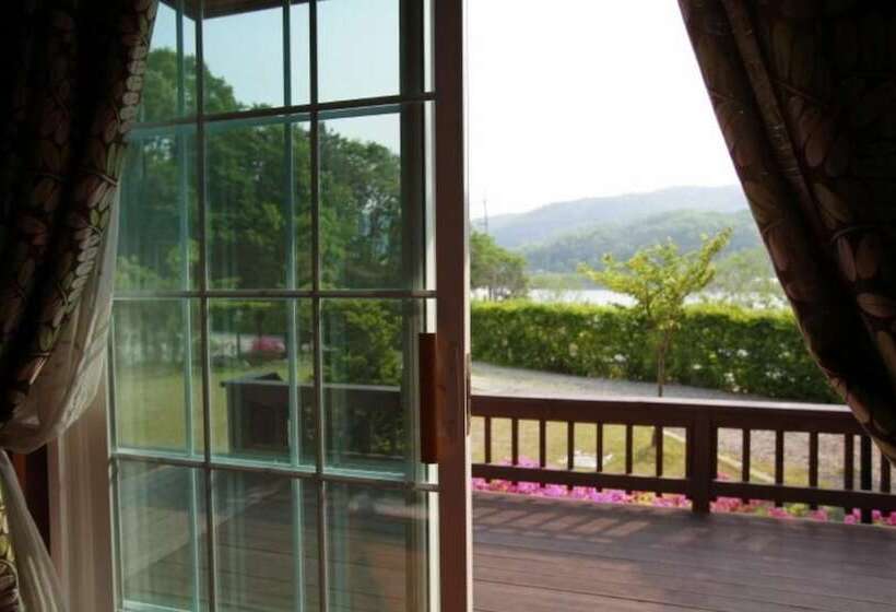 Hotelli Yongin Neutinamu Pension