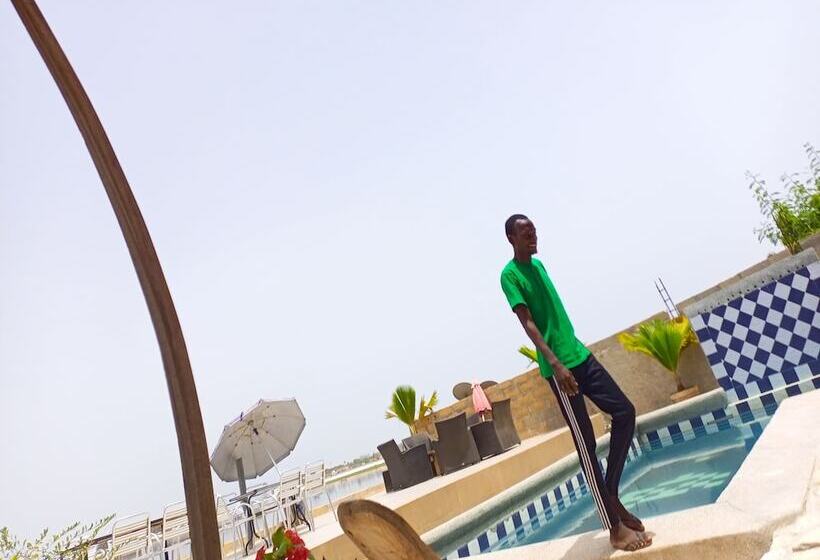 پانسیون Annexe Du Qg