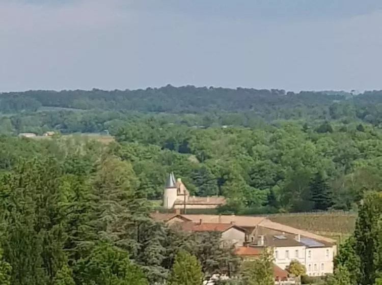 Aamiaismajoitus (B&B) Chambres D Hôtes Le Bourdieu