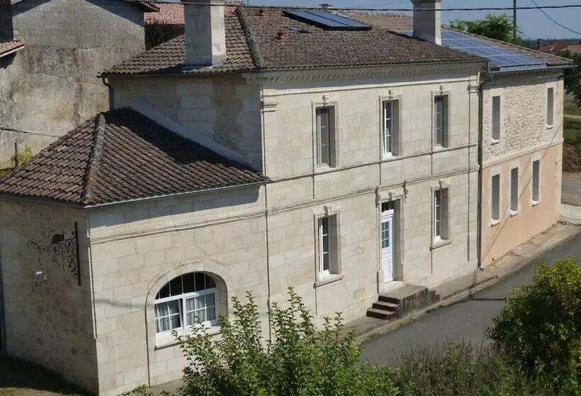 Aamiaismajoitus (B&B) Chambres D Hôtes Le Bourdieu