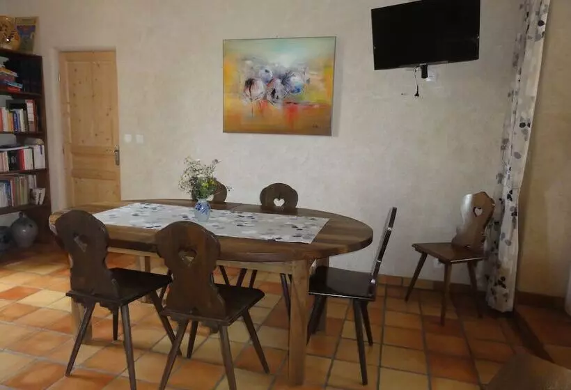 Aamiaismajoitus (B&B) Chambres D Hôtes Le Bourdieu