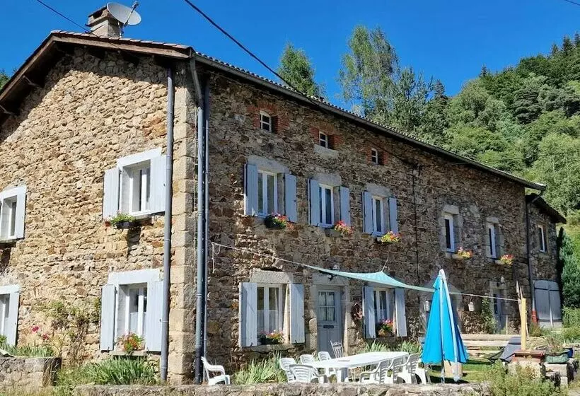 Aamiaismajoitus (B&B) Maison Sous Les étoiles
