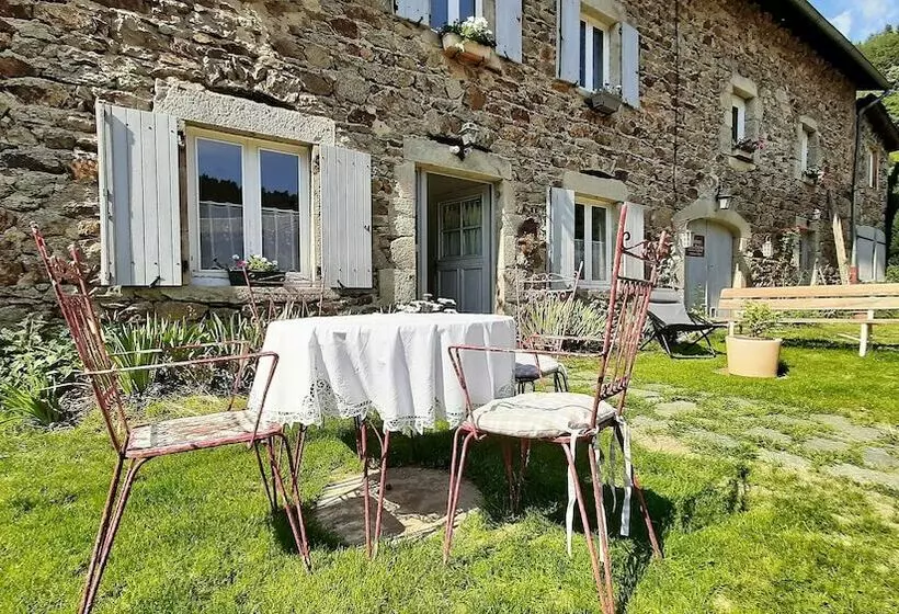Aamiaismajoitus (B&B) Maison Sous Les étoiles