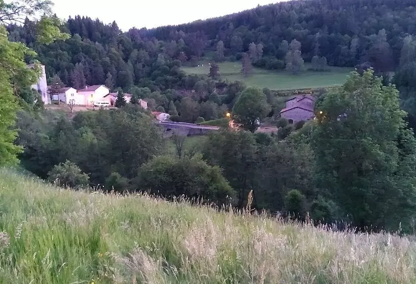 Aamiaismajoitus (B&B) Maison Sous Les étoiles