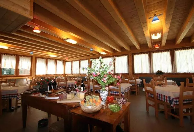ホテル Albergo Soldanella