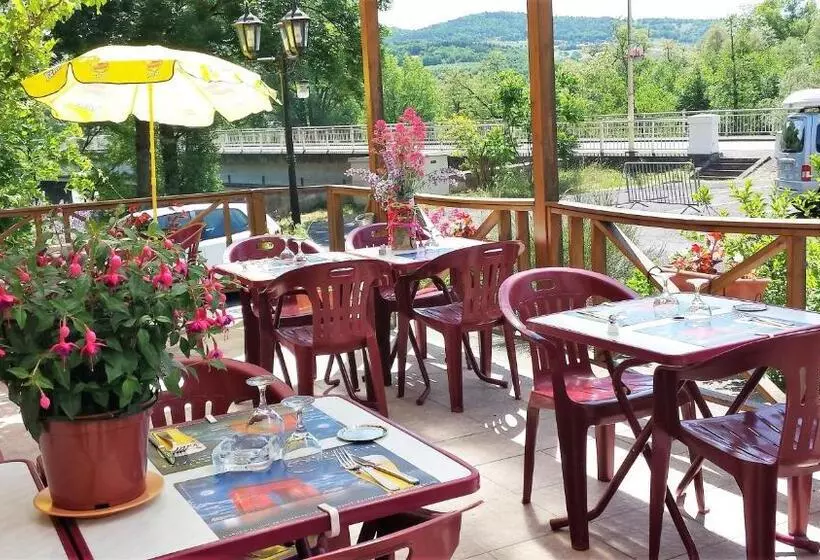 Hotelli Hôtel Restaurant De L île
