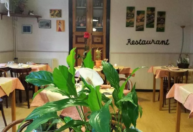 Hotelli Hôtel Restaurant De L île