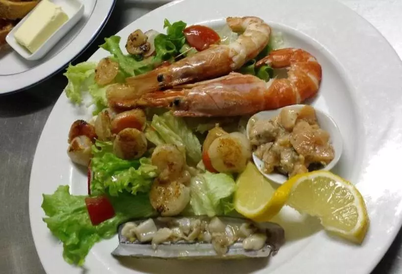 Hotelli Hôtel Restaurant De L île