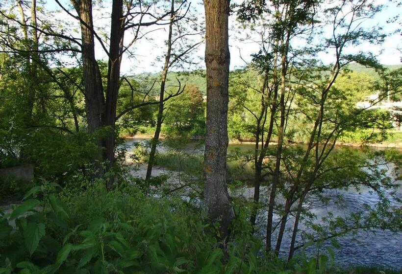 酒店 Hôtel Restaurant De L île