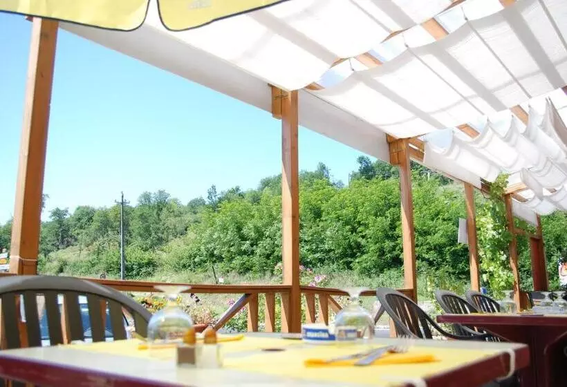 Hotelli Hôtel Restaurant De L île