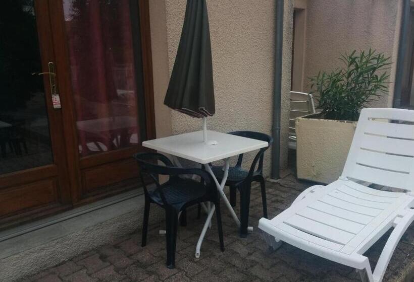 فندق Hôtel Restaurant Douce France