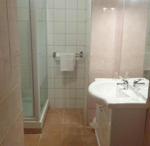 فندق Hôtel Restaurant Douce France