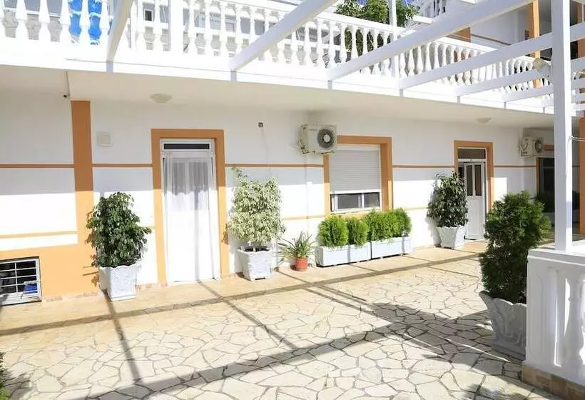 هتل Qeparo Napolon Complex