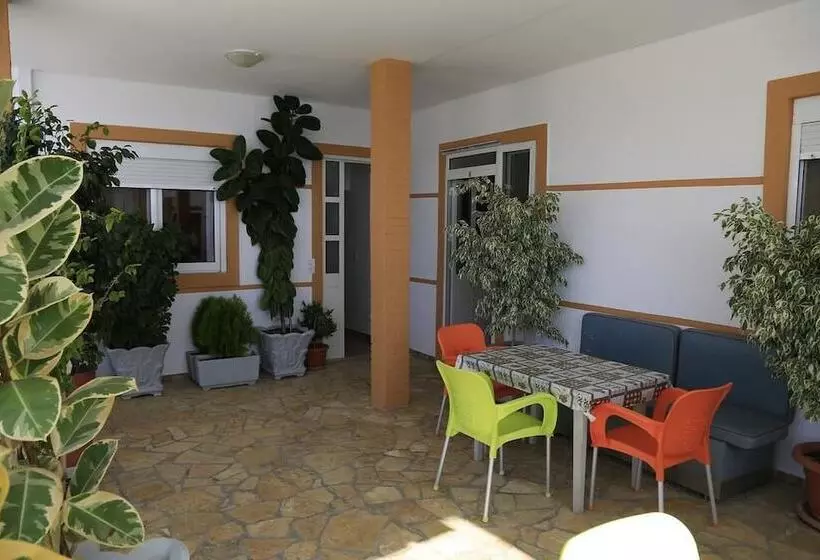 هتل Qeparo Napolon Complex