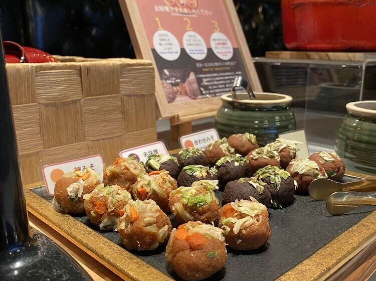 בית מלון כפרי Silk Tree Nagoya