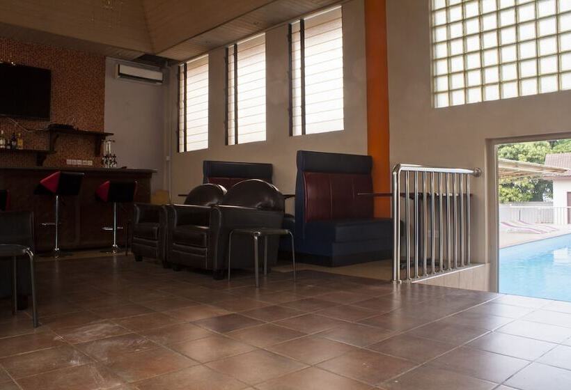 בית מלון כפרי The Congress