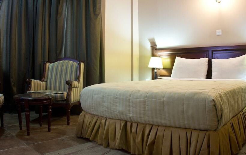 בית מלון כפרי The Congress