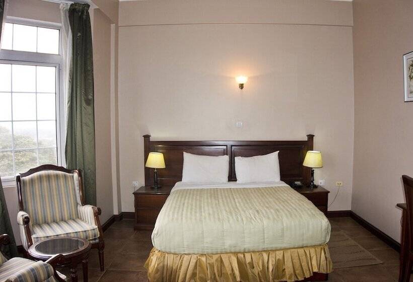 בית מלון כפרי The Congress