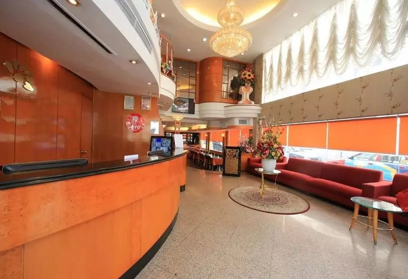 هتل Zen Rooms Raja Laut