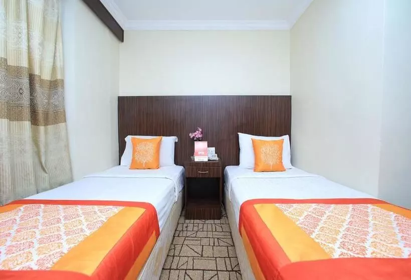 هتل Zen Rooms Raja Laut