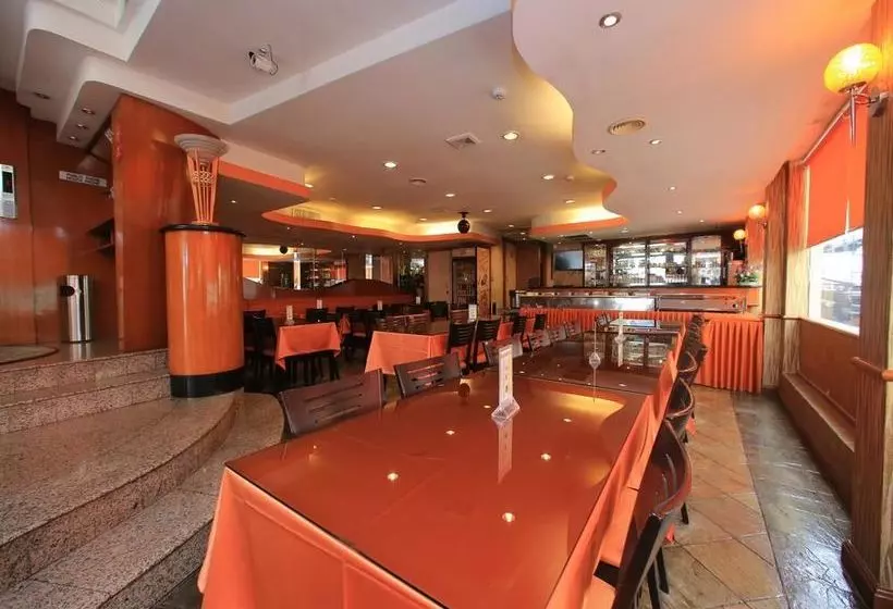 هتل Zen Rooms Raja Laut