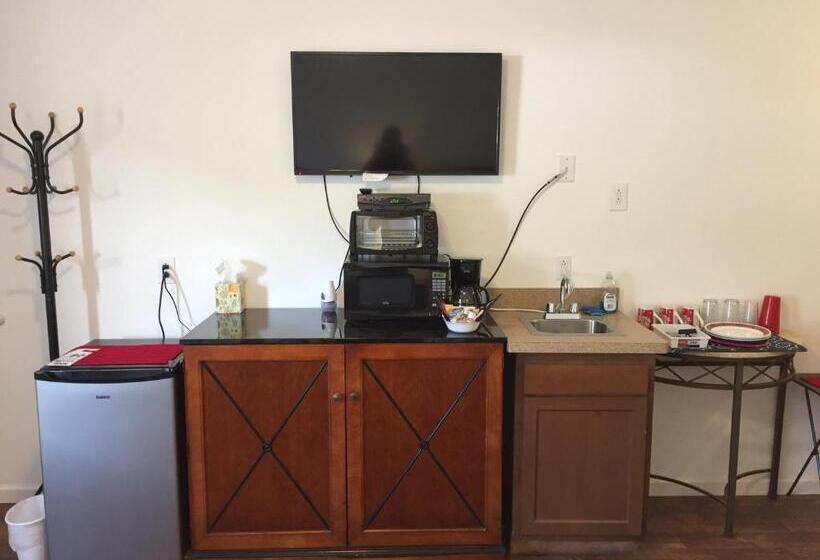 فندق على الطريق Apple Inn And Suites Cooperstown Area