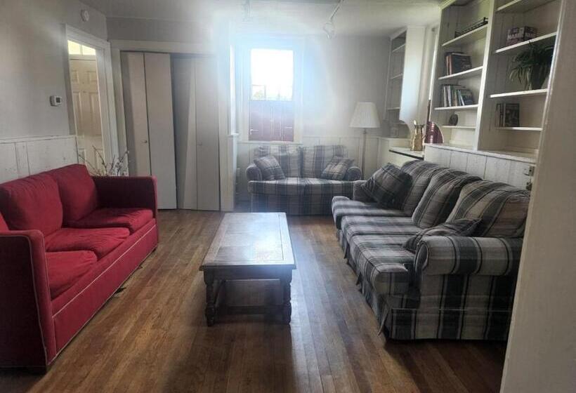 Spruce Lane Lodge And Cottages