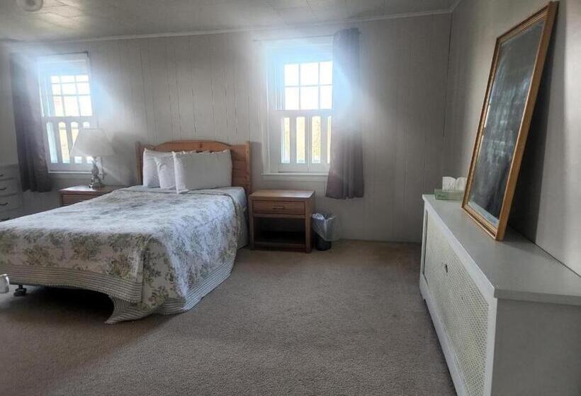 Spruce Lane Lodge And Cottages