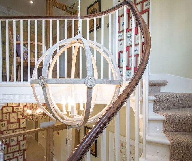 مبيت وإفطار Darwins Townhouse