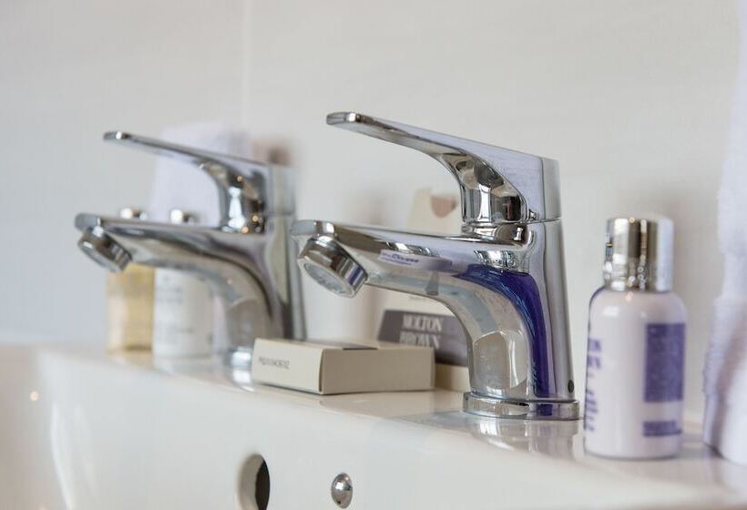 مبيت وإفطار Darwins Townhouse