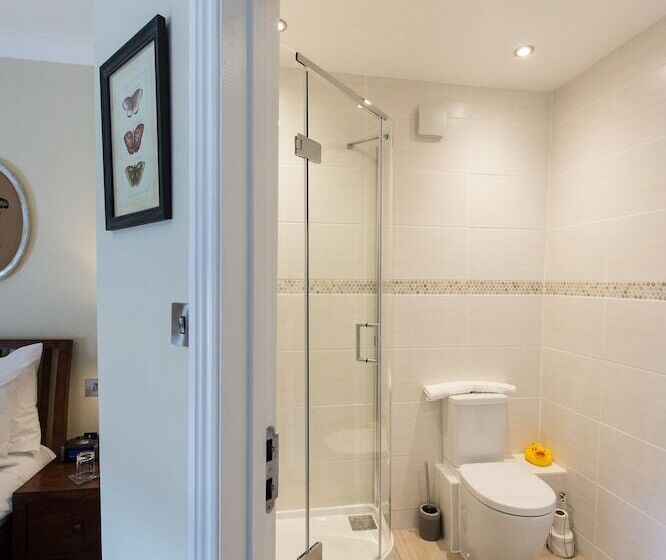 مبيت وإفطار Darwins Townhouse