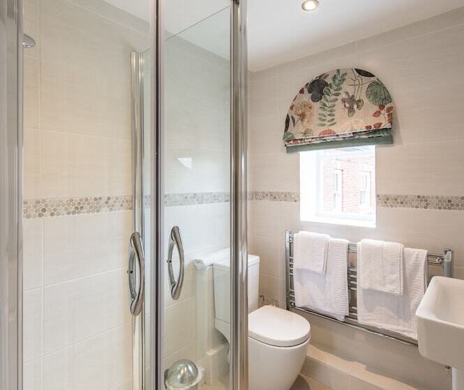 مبيت وإفطار Darwins Townhouse