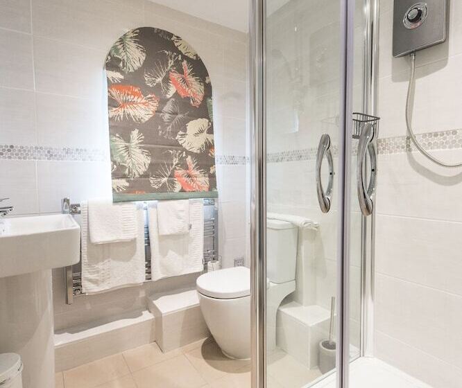 مبيت وإفطار Darwins Townhouse