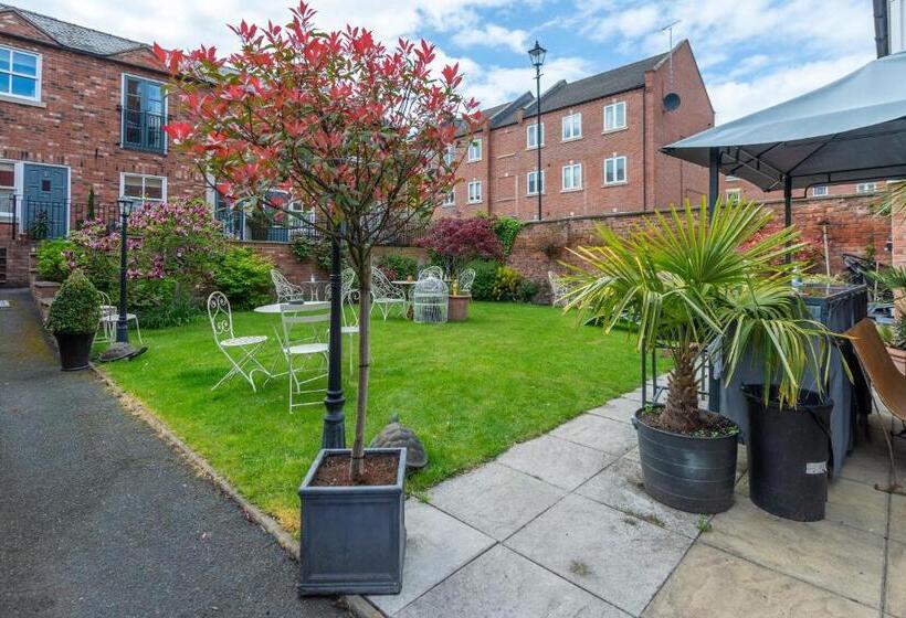 مبيت وإفطار Darwins Townhouse