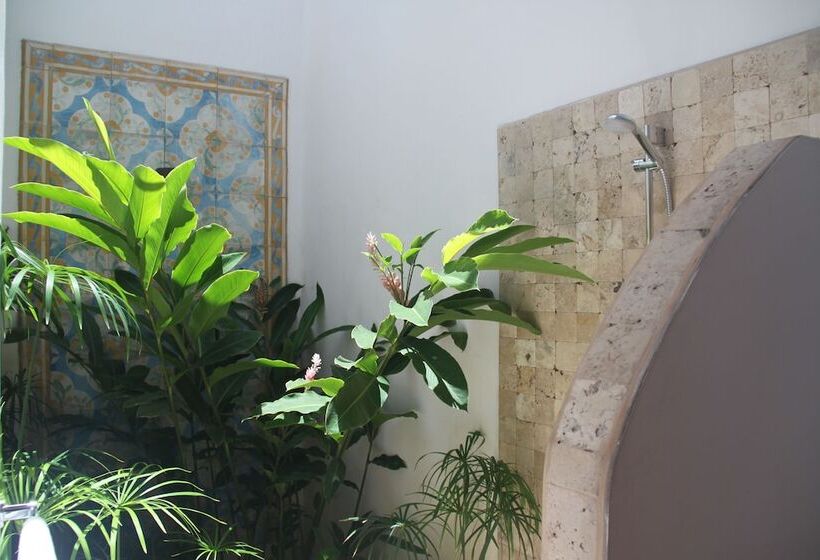 تختخواب و صبحانه Miss Margrits