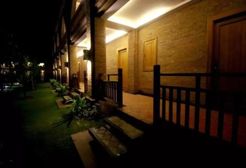 Famous Hotel Bagan