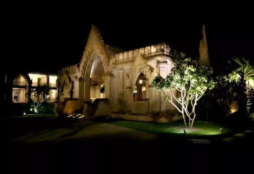 Famous Hotel Bagan