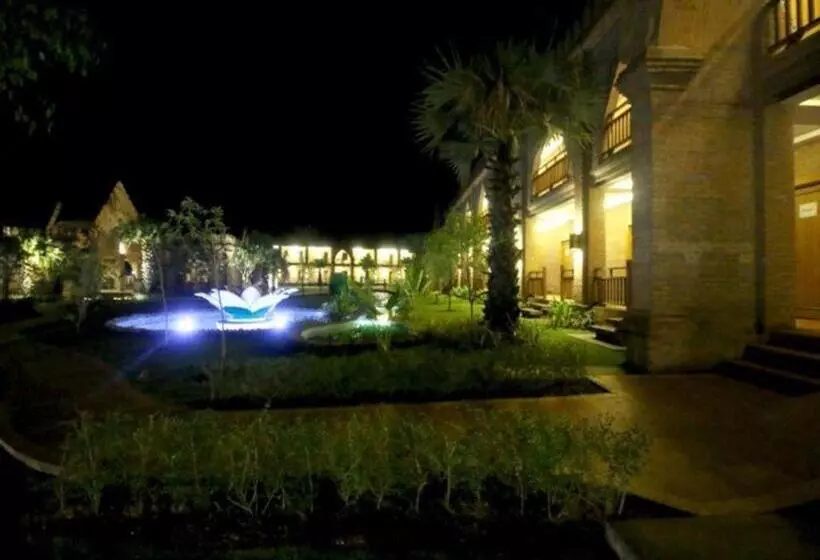 Famous Hotel Bagan