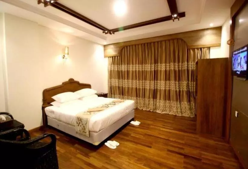 Famous Hotel Bagan