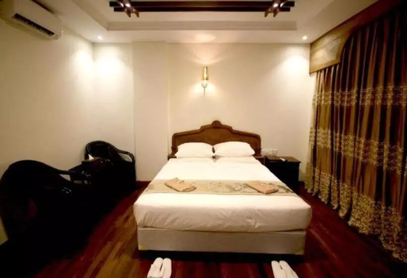 Famous Hotel Bagan