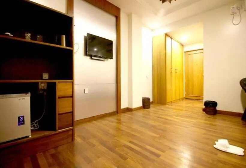Famous Hotel Bagan