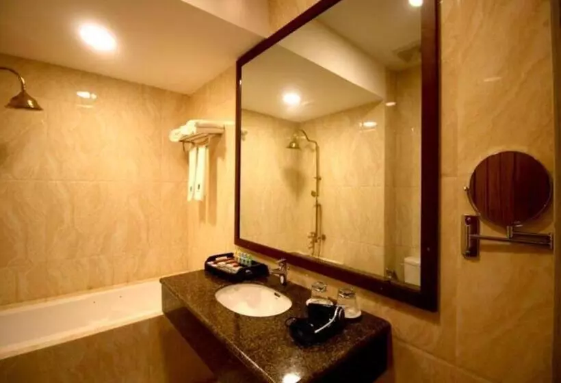 Famous Hotel Bagan