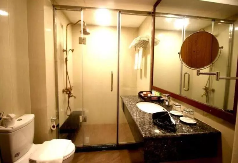 Famous Hotel Bagan