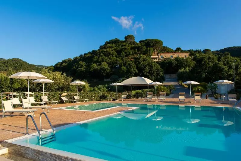 مسافرخانه Villa Ginevra Resort Agrituristico