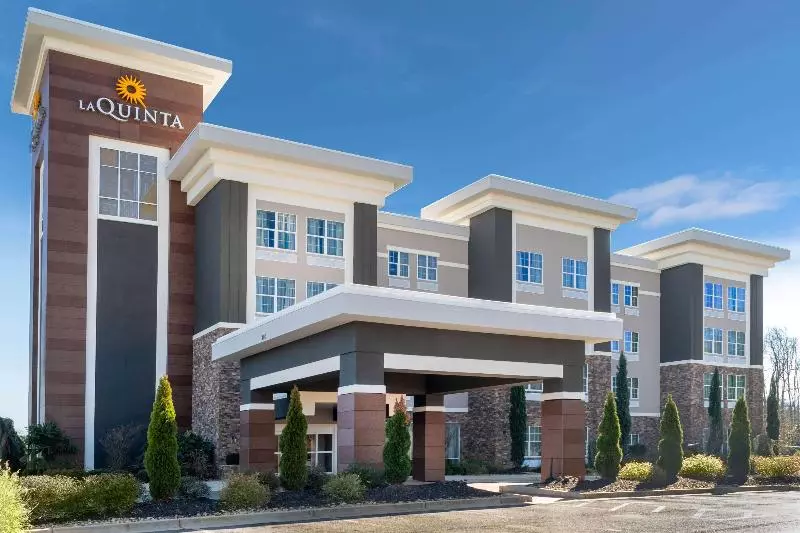 Hotelli La Quinta By Wyndham Forsyth