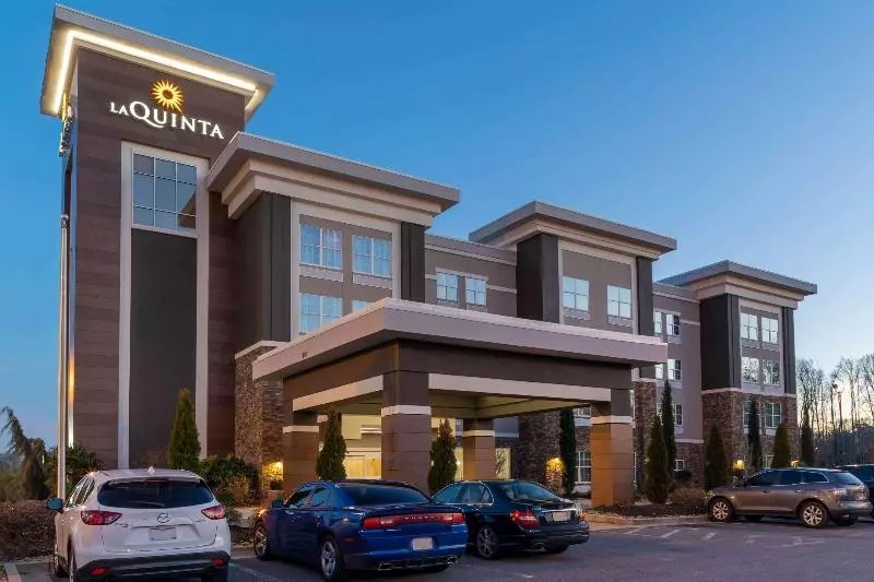 Hotelli La Quinta By Wyndham Forsyth