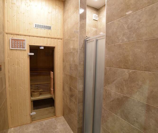 فندق Royal Airport