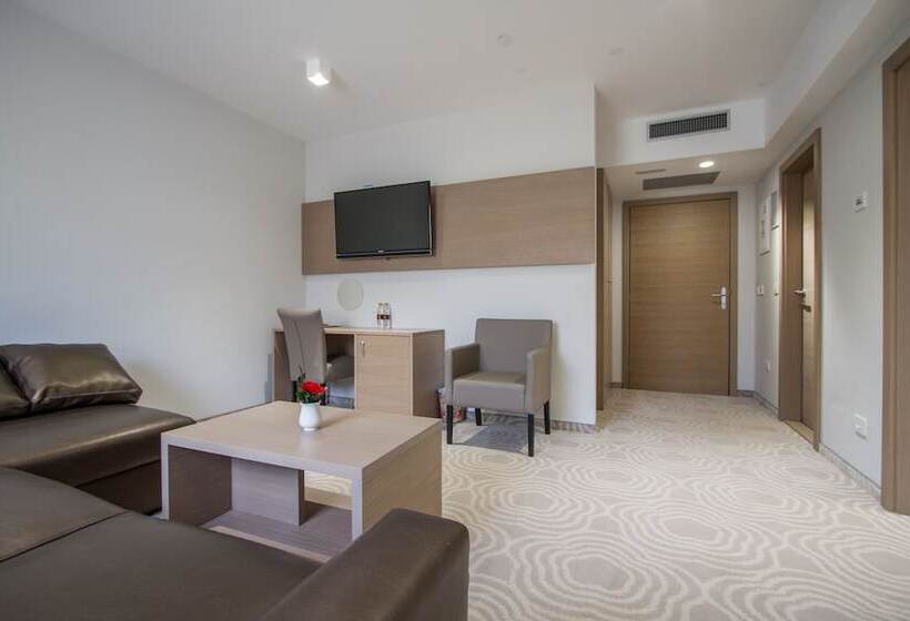 فندق Royal Airport